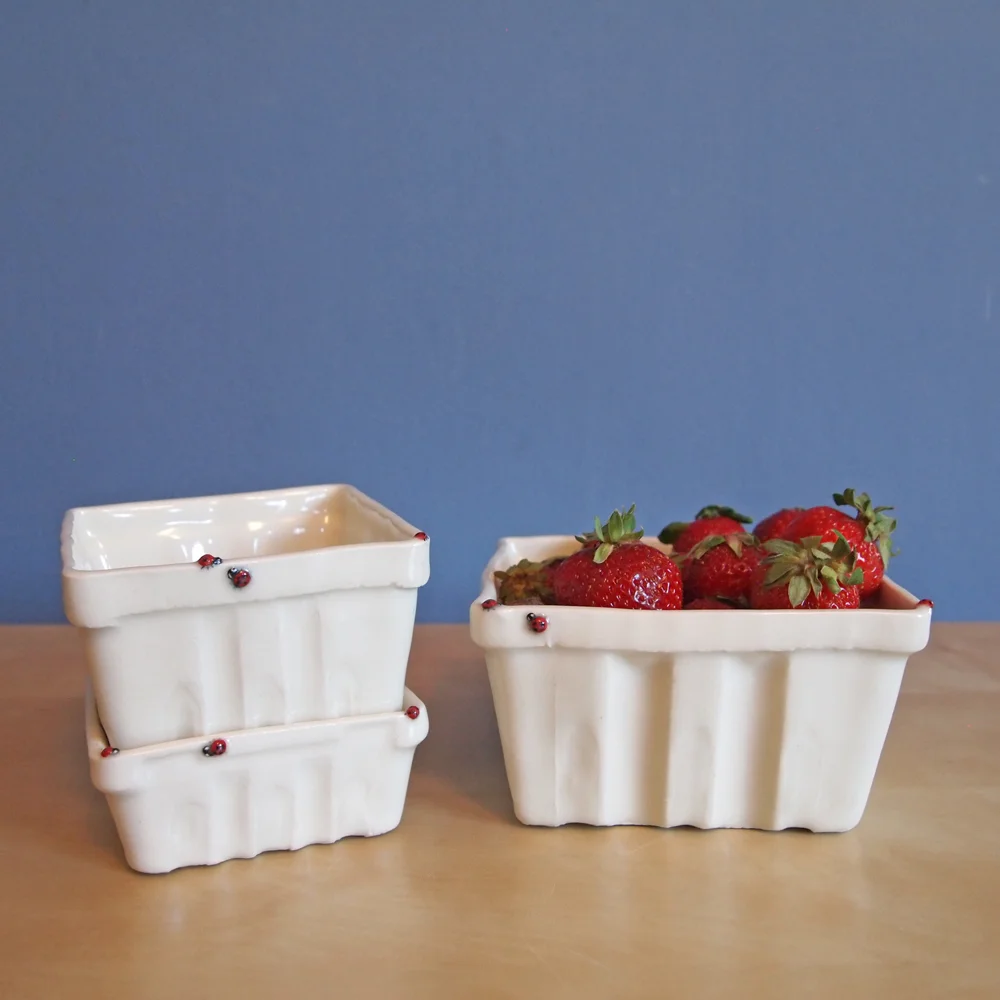 berry様 porcelain berry basket with ladybugs — JaMpdx